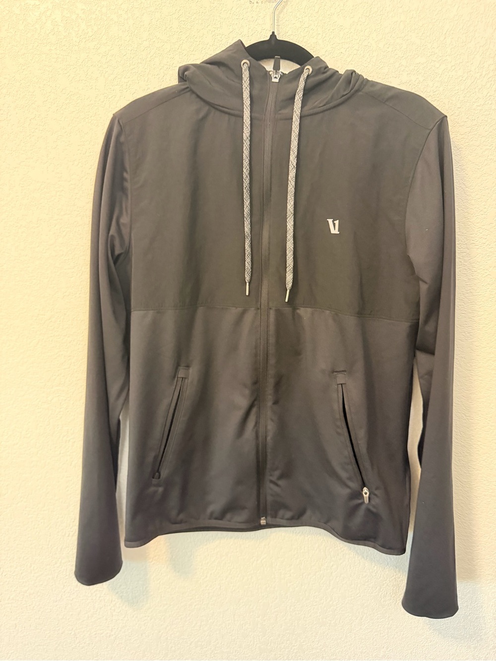 Vuori Outdoor Trainer Shell Jacket | Size S/P | Black